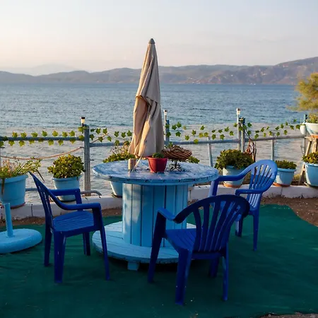 Beachfront Luxury - On The Ii شقة Corinth